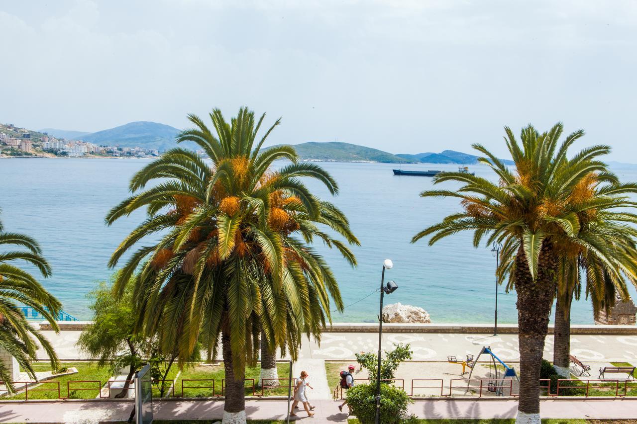 Hotel Pini Sarandë Exterior foto